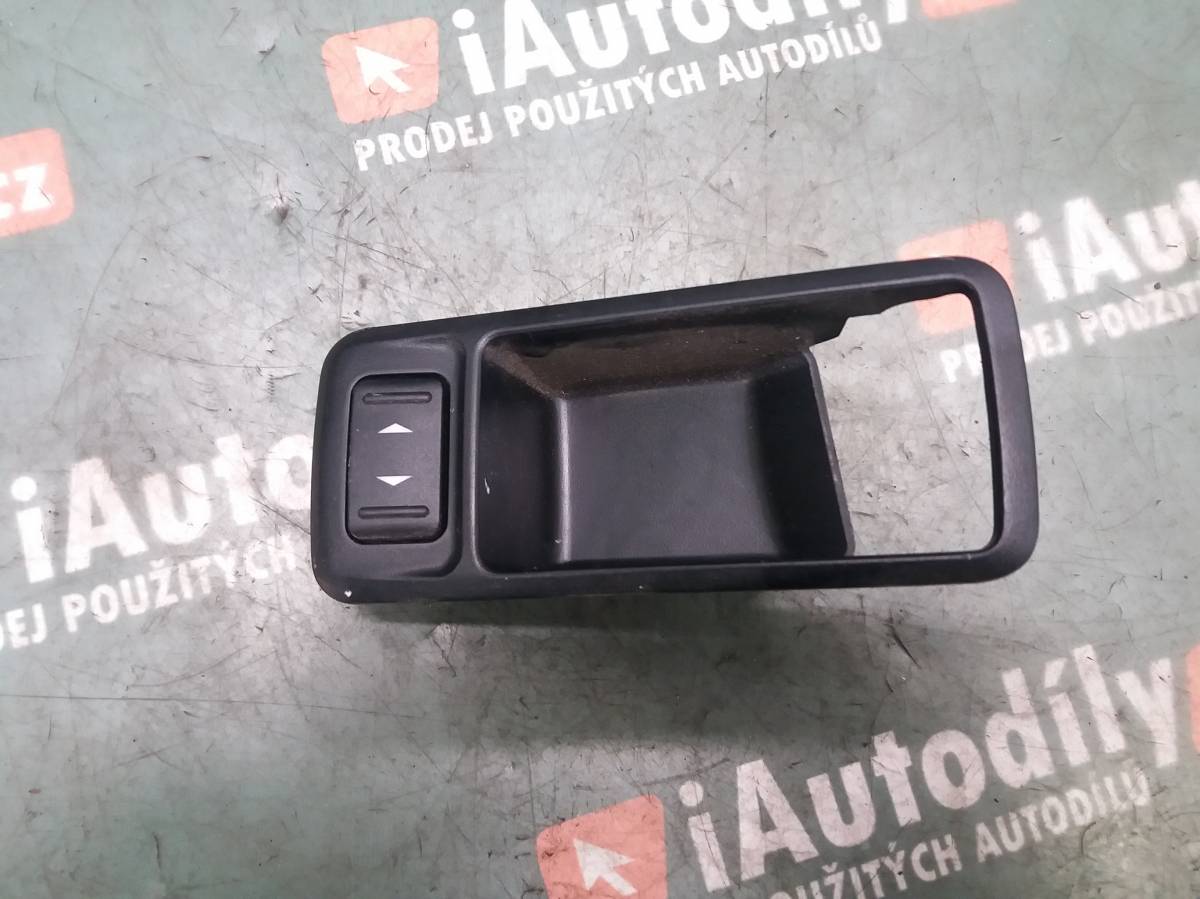 Spínač ovládání oken LZ  Ford Focus 2007-2010