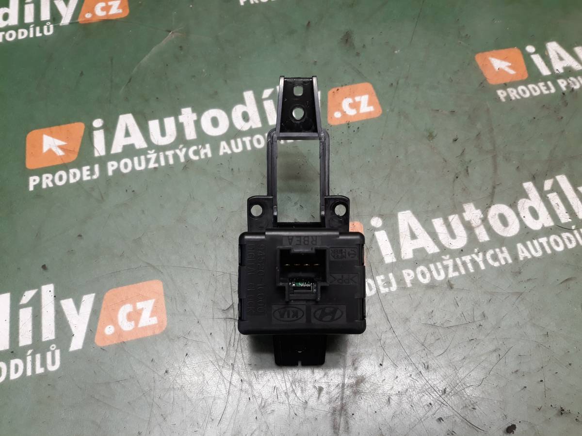 Palubní hodiny HYUNDAI GETZ iAutodily 2
