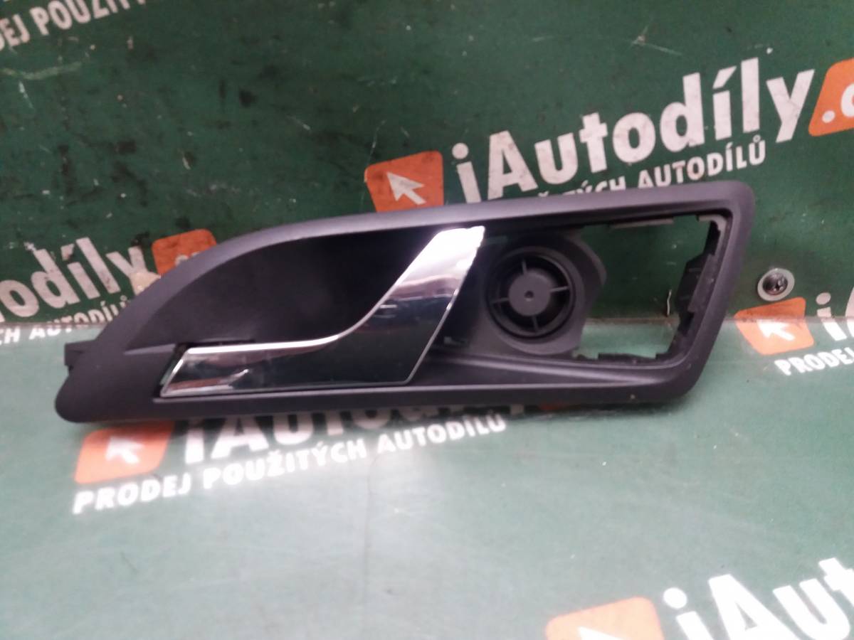 Klika dveří vnitřní levá zadní Škoda Octavia iAutodily 1
