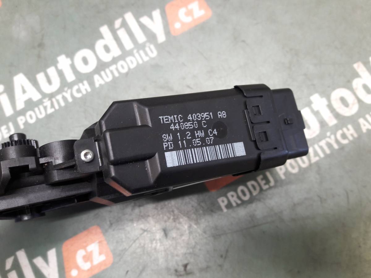 Motorek stahovačky PP KIA CEED iAutodily 3