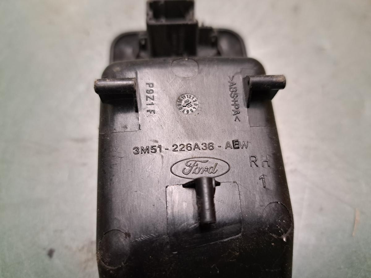 Spínač ovládání oken PZ 3M51-226A36-AE FORD FOCUS iAutodily 3
