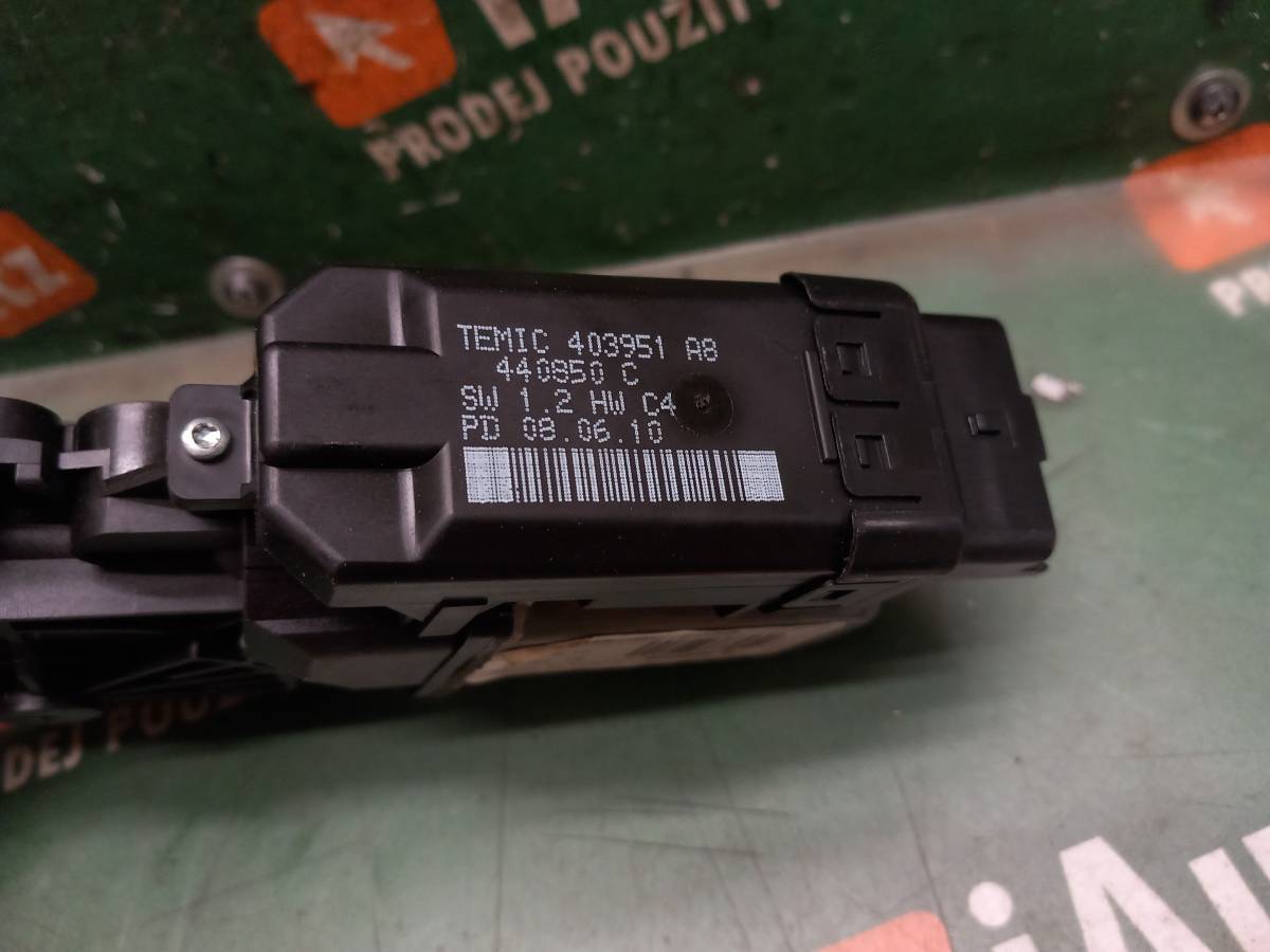 Motorek stahovačky PZ KIA CEED iAutodily 4