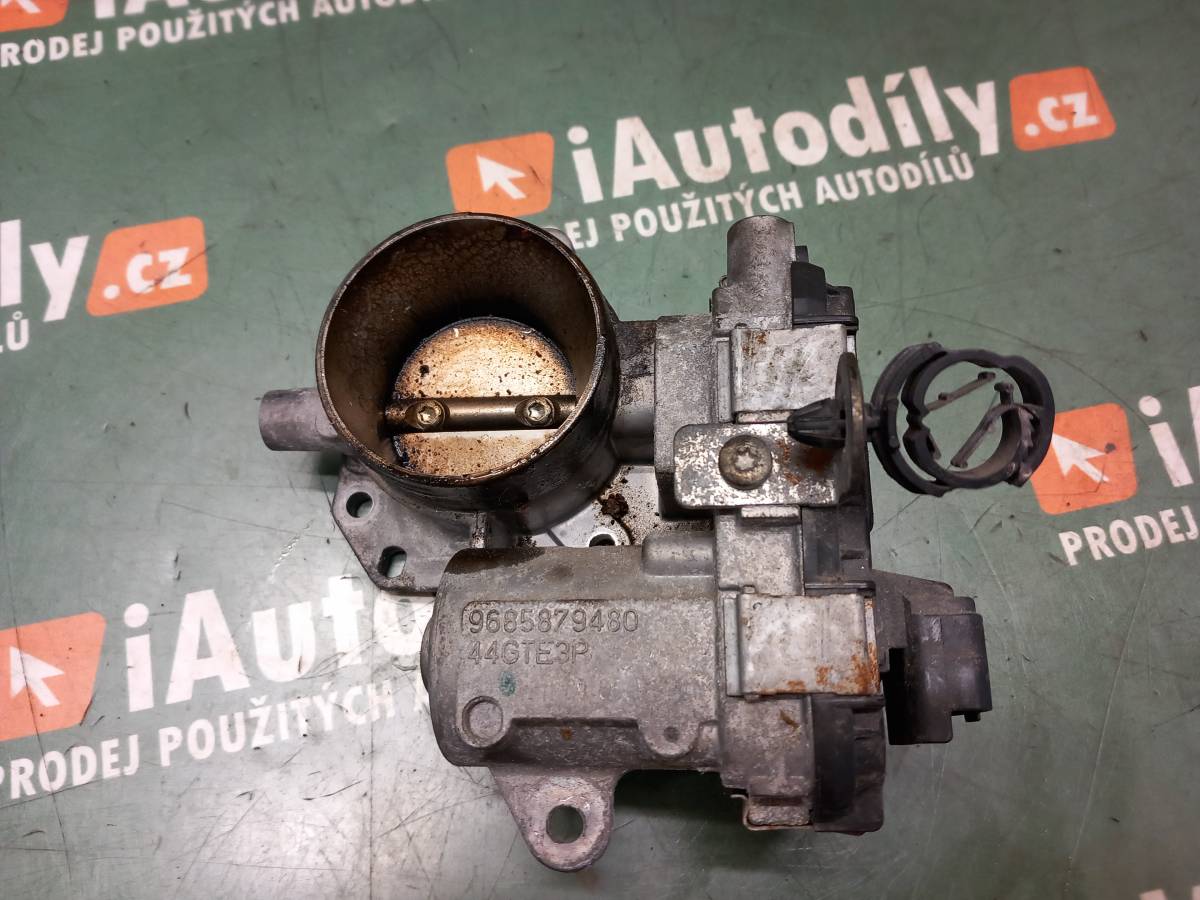 Škrtící klapka PEUGEOT 206 iAutodily 2