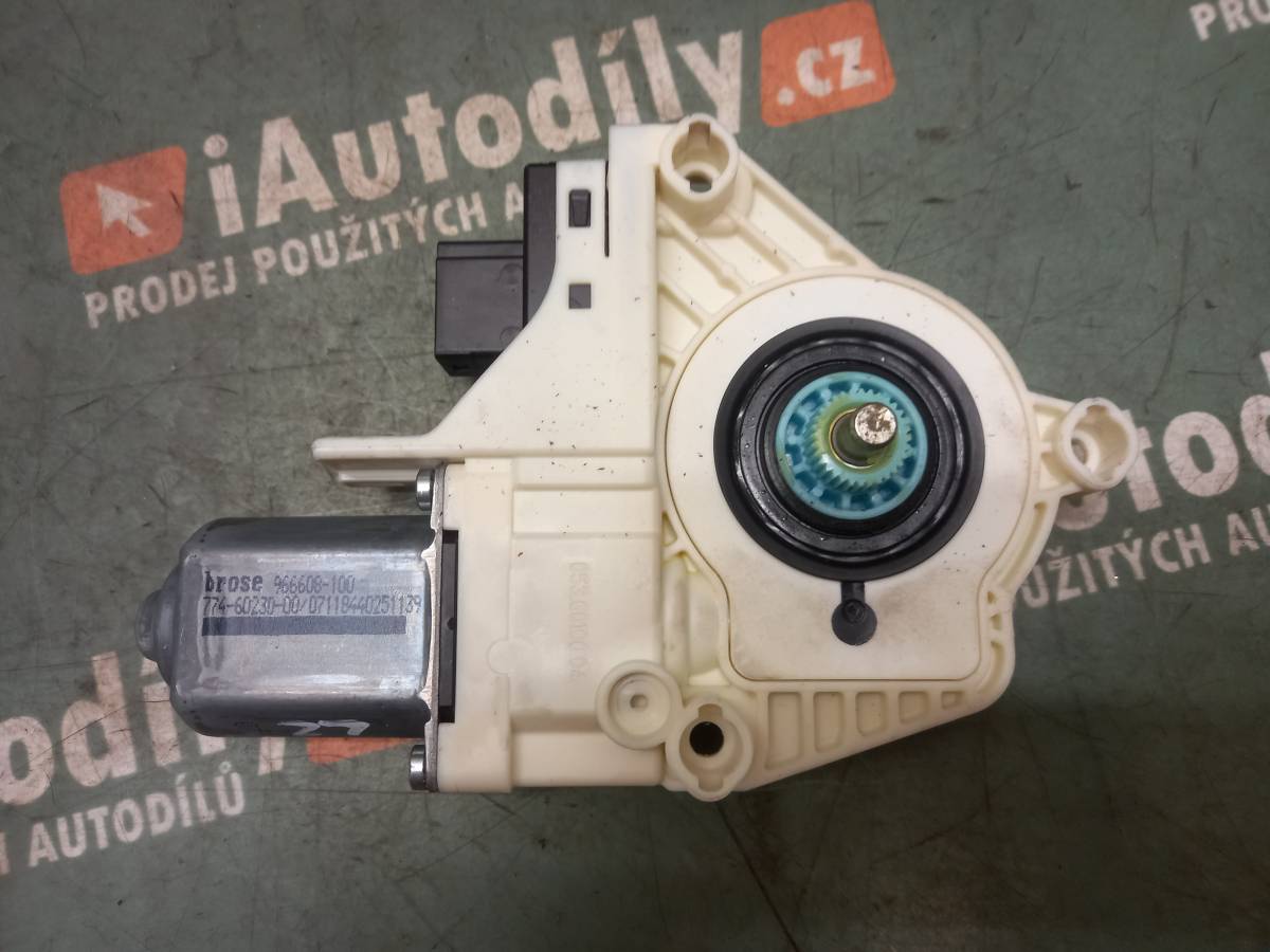 Motorek stahovačky LZ ŠKODA SUPERB iAutodily 2