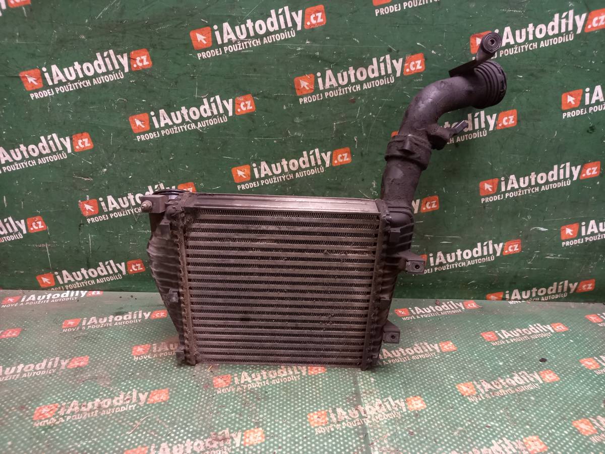 Intercooler levý  Volkswagen TOUAREG 2002-2006