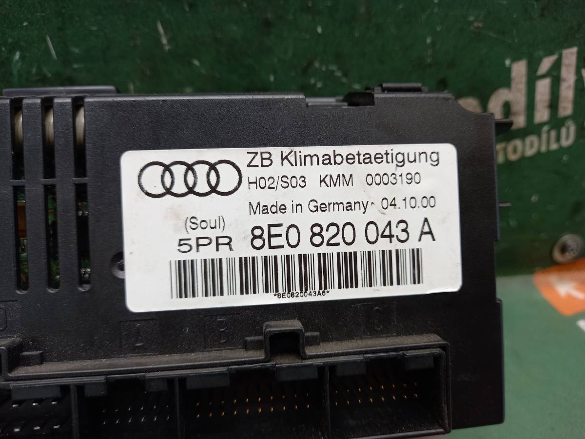 Panel ovládání klimatizace  Audi A4 iAutodily 3