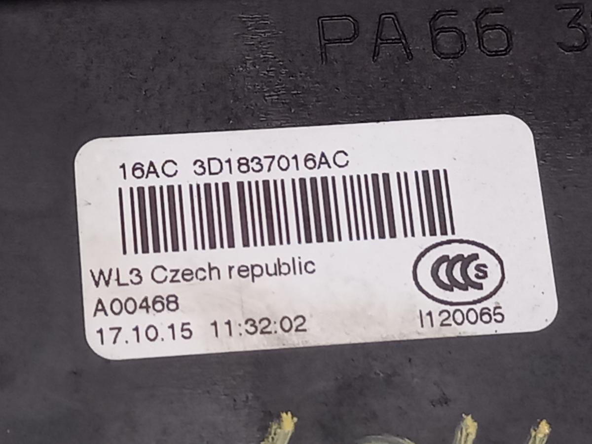 Zámek centrálu dveří PP 3D1837016AC Volkswagen GOLF iAutodily 4