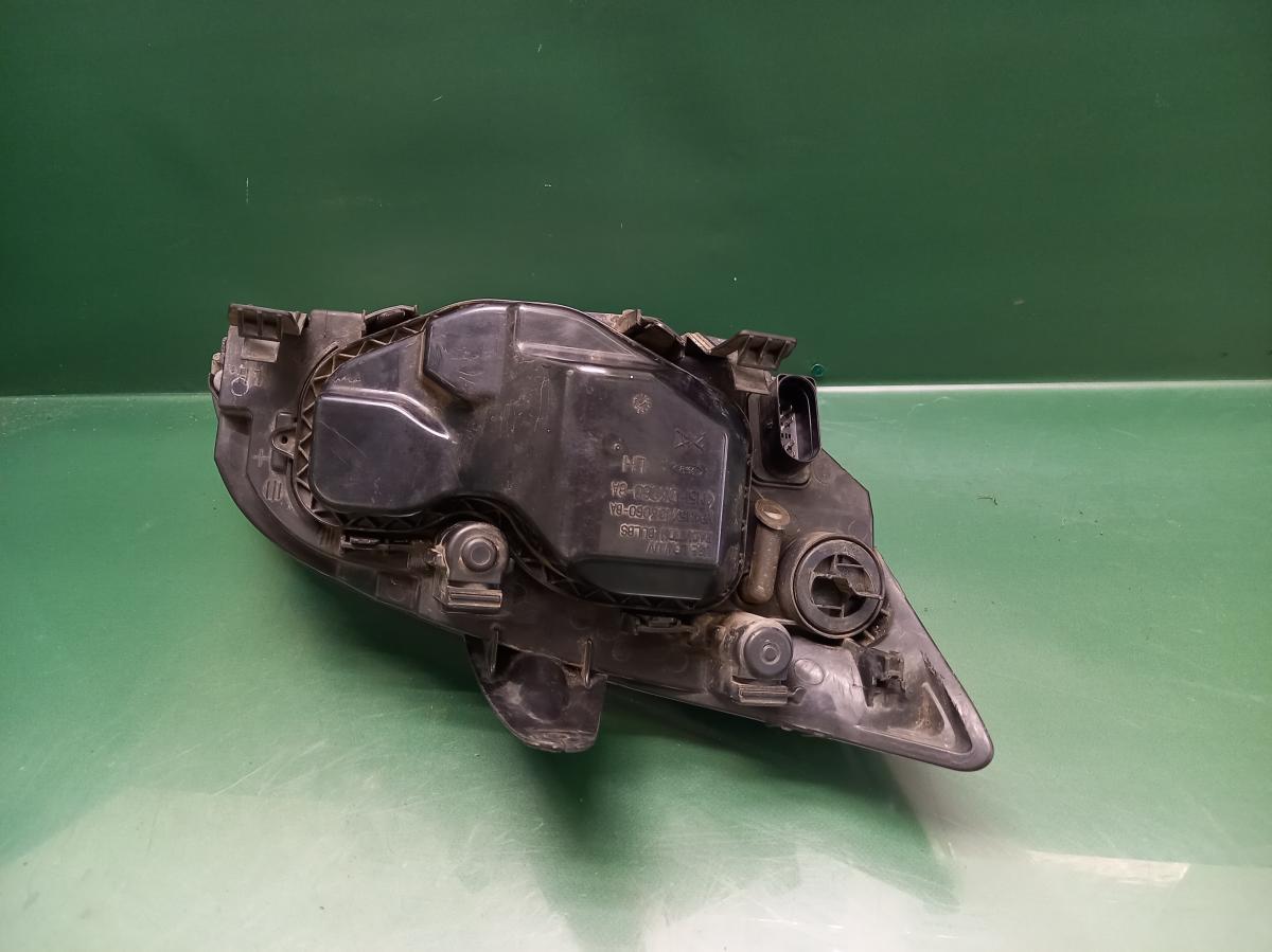 Světlo LP Halogen 4M51-13W030-AD FORD FOCUS iAutodily 2