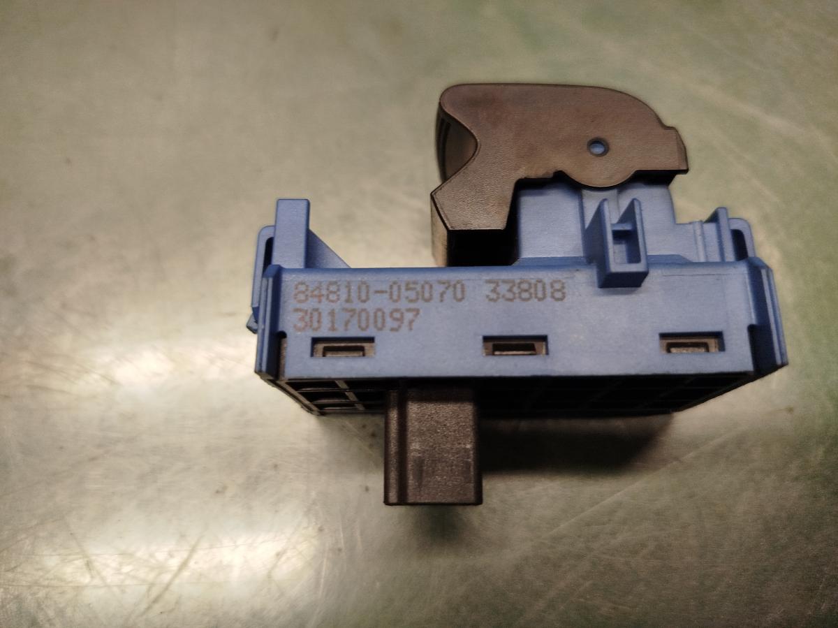 Spínač ovládání oken PP 84810-05070 TOYOTA AVENSIS iAutodily 3
