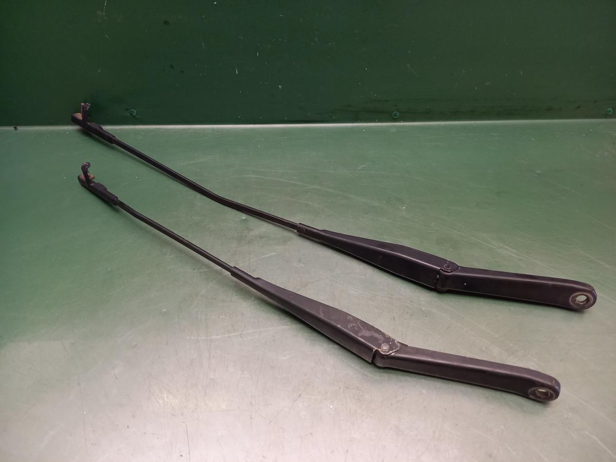 Ramena předních stěračů 4M5117526AB FORD FOCUS iAutodily 2
