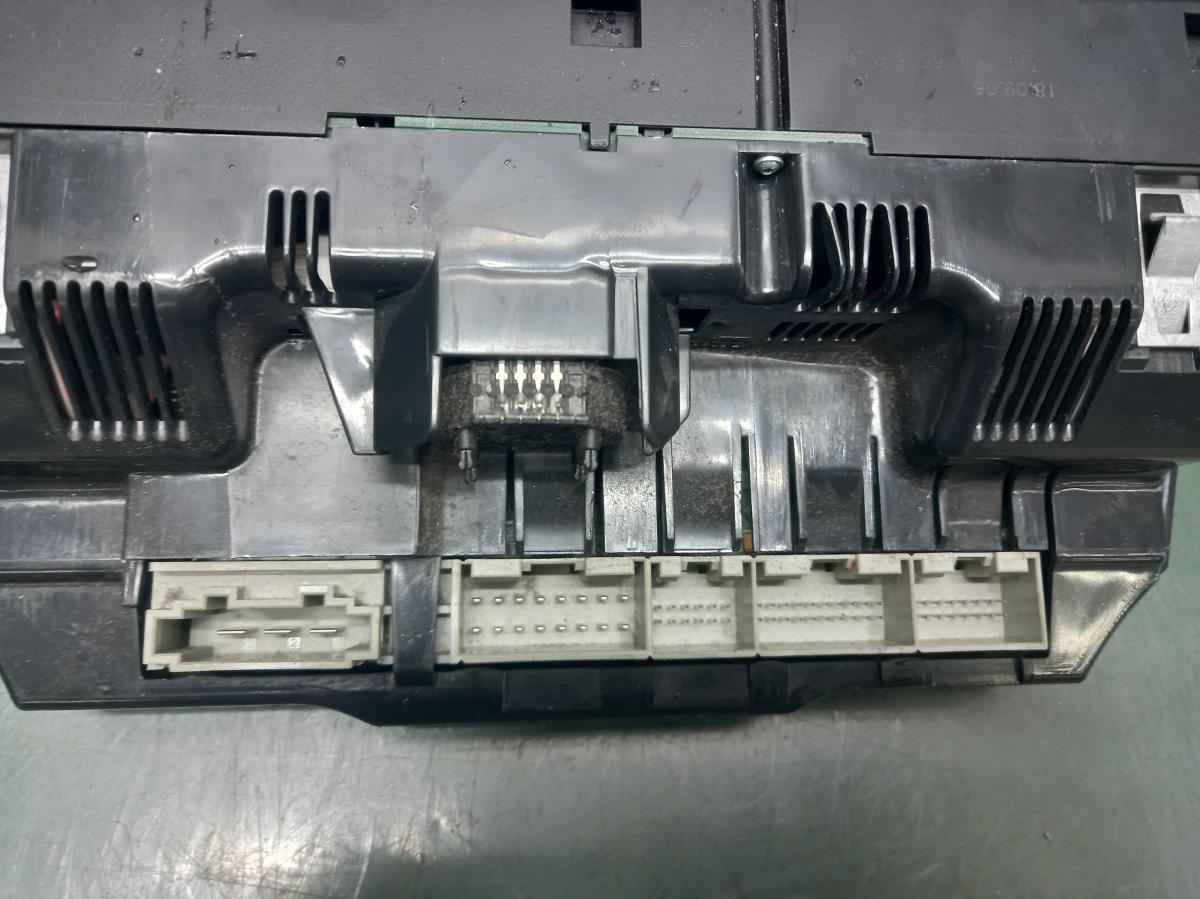 Panel ovládání klimatizace 5HB008833-09 AUDI A6 iAutodily 3