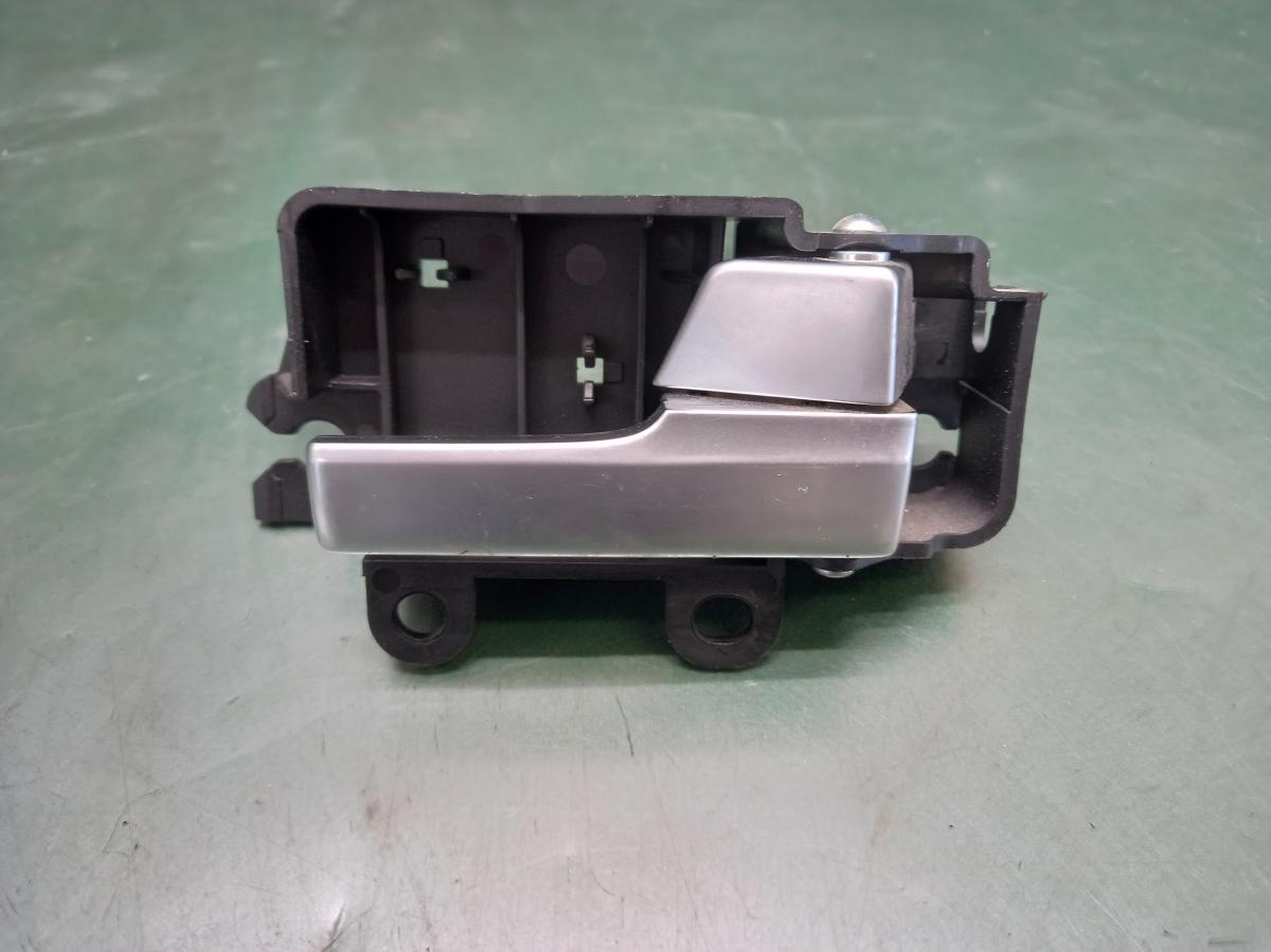 Klika dveří vnitřní PP 3M51-R22600-BD FORD FOCUS 2005-2007