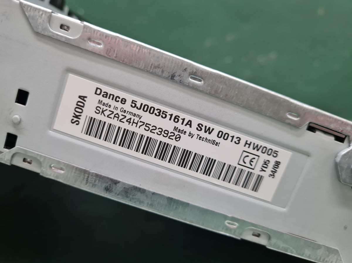 Autorádio 5J0035161A ŠKODA FABIA iAutodily 3