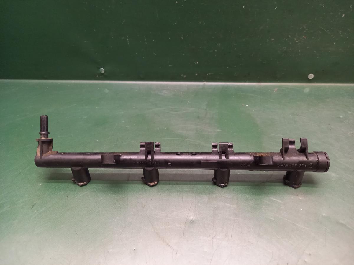 Vstřikovací lišta 8200135504 RENAULT MEGANE 2006-2008
