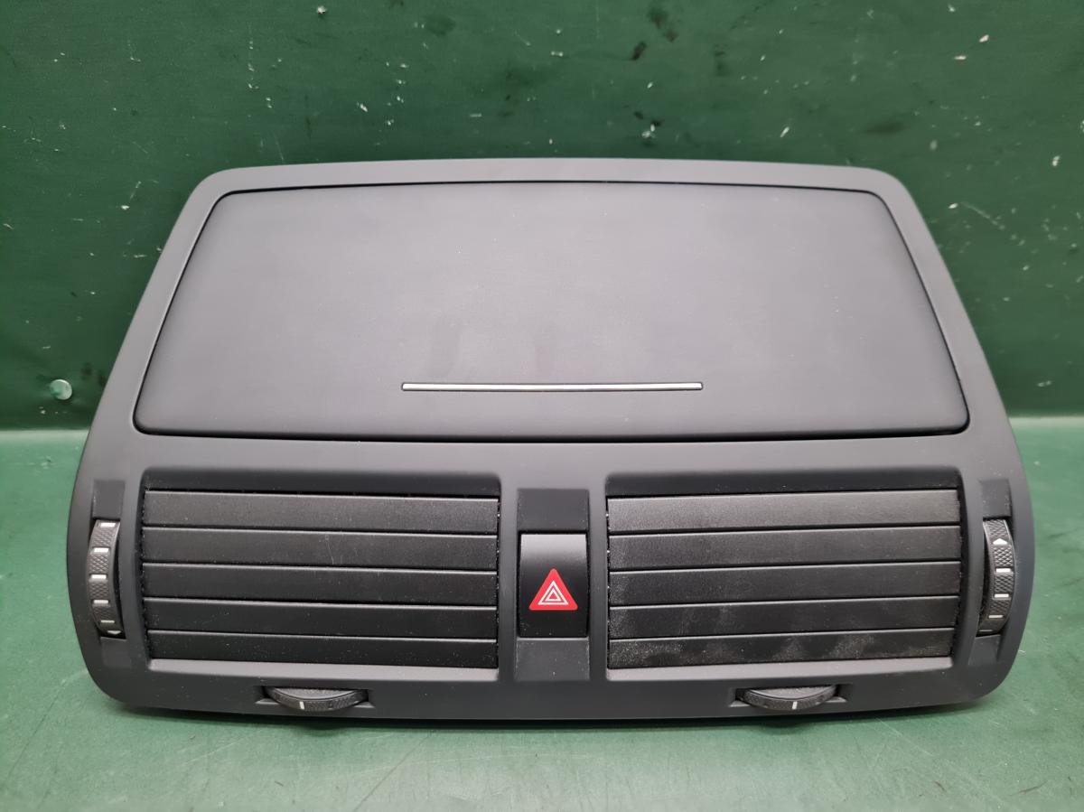 Mřížka větrací středová 1Z0820951B ŠKODA OCTAVIA 2009-2013