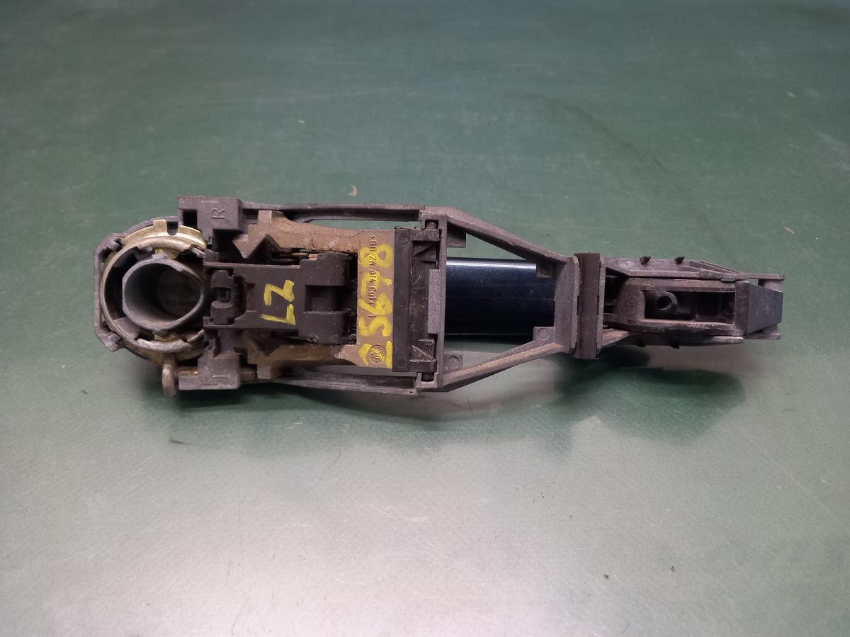 Klika dveří vnější LZ 3B0837885 VOLKSWAGEN PASSAT iAutodily 2