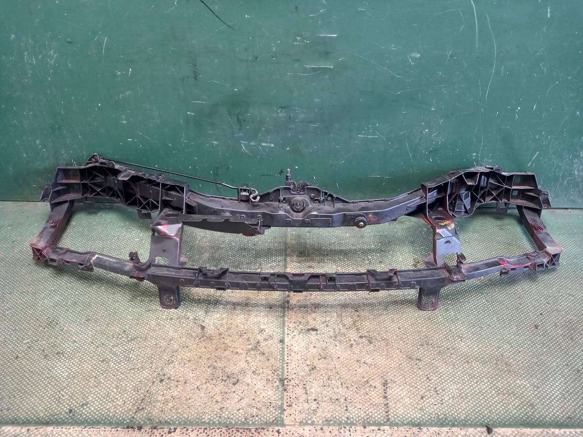 Horní příčka chladičové stěny M51-8B04 FORD FOCUS 2007-2010