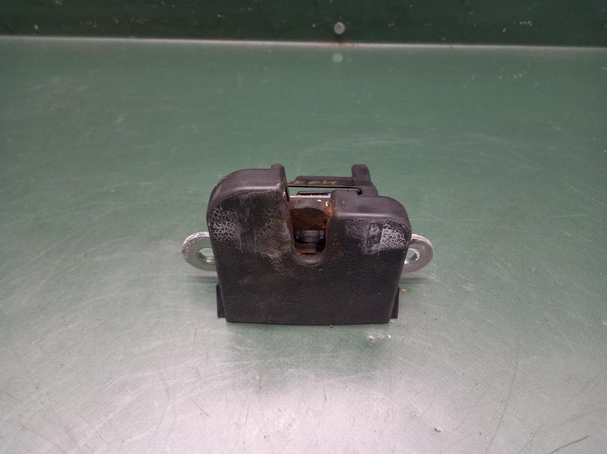 Zámek centrálu dveří pátých 1K6827505C VOLKSWAGEN GOLF 2003-2009