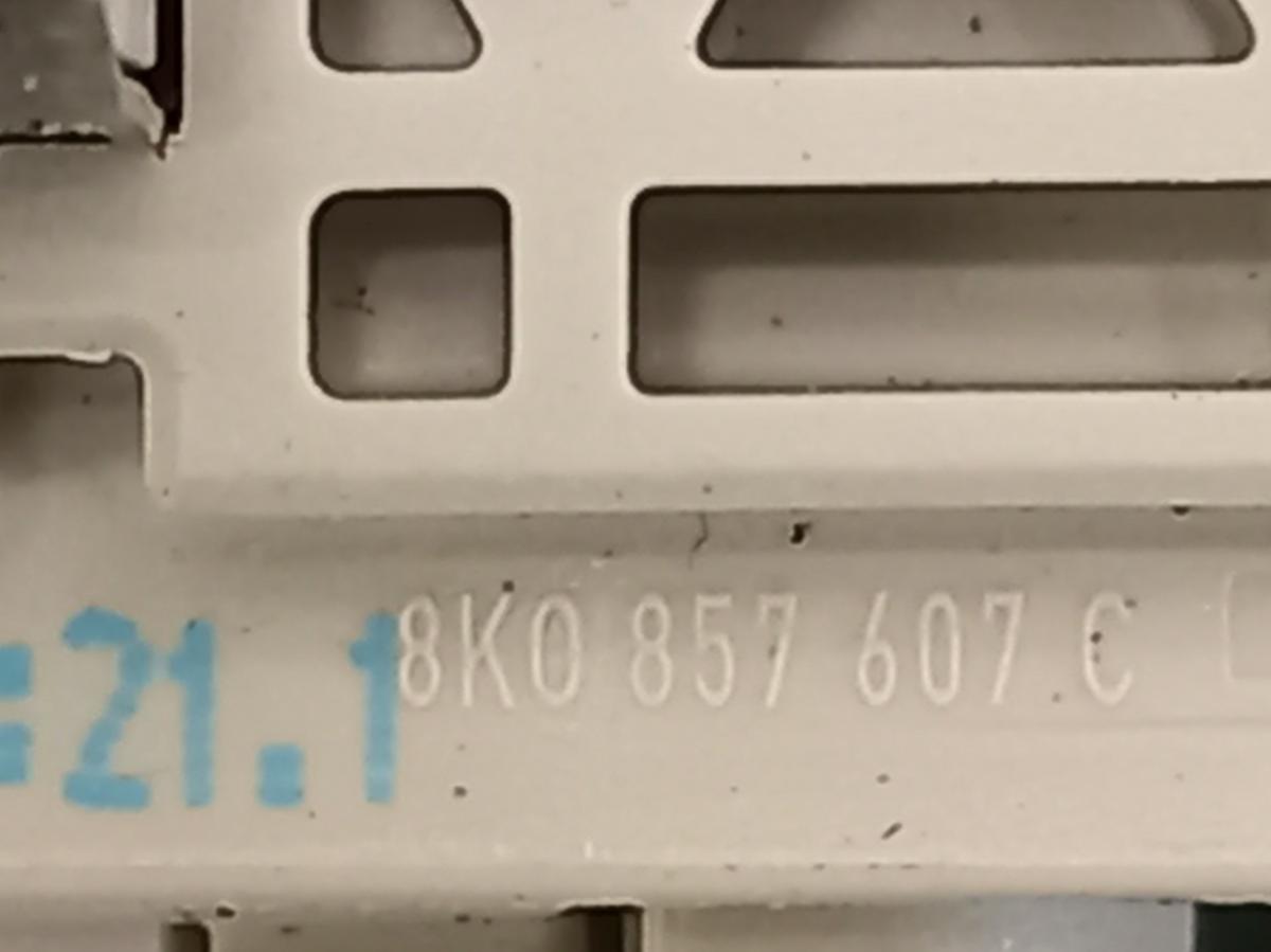 Madlo stropní LZ 8K0857607C ŠKODA SUPERB iAutodily 3